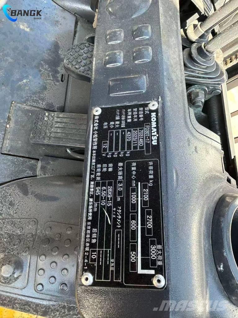 Komatsu FD 30 T-17 Дизельные погрузчики