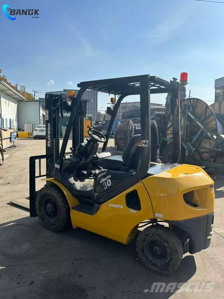 Komatsu FD 30 T-17 Дизельные погрузчики