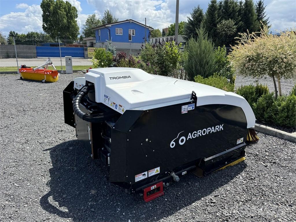  TROMBIA 220 Навесные щетки