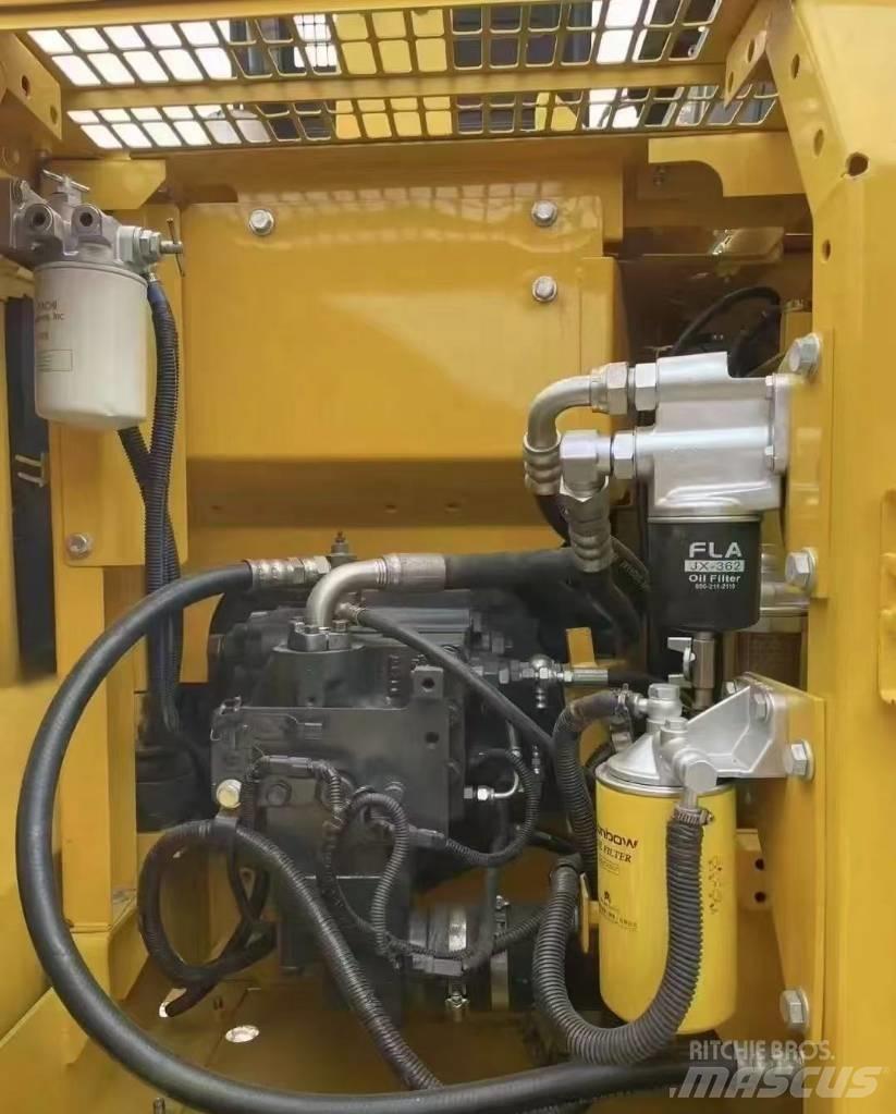 Komatsu PC 130 Гусеничные экскаваторы