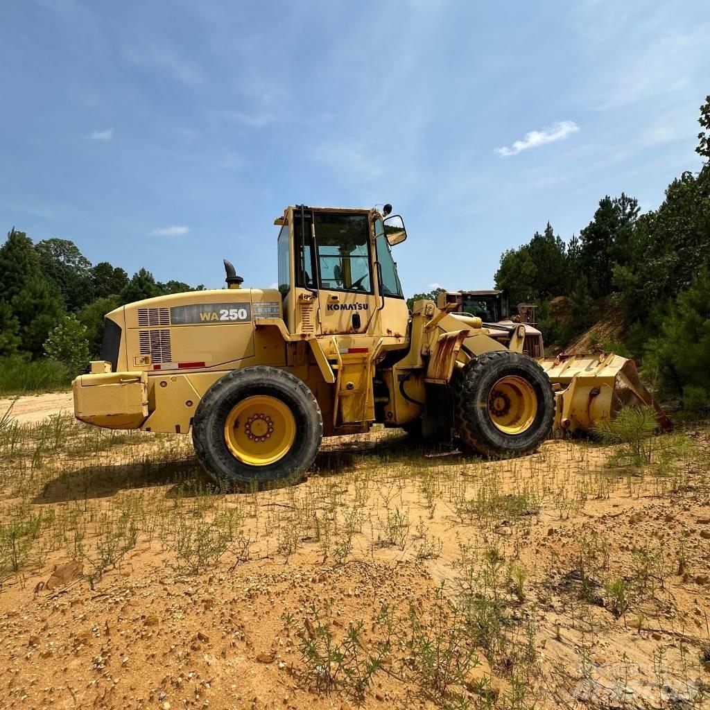 Komatsu WA 250 L-5 Фронтальные погрузчики