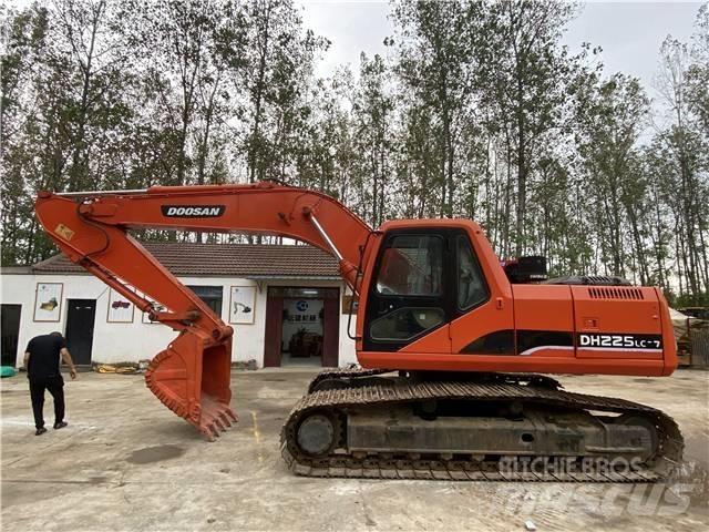 Doosan DH225LC-7 Гусеничные экскаваторы
