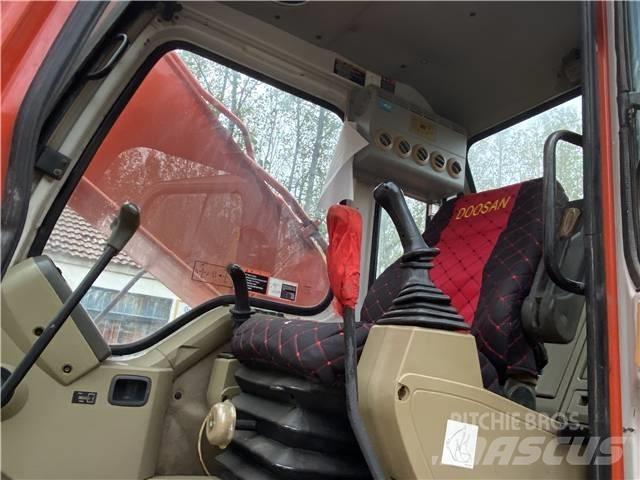 Doosan DH225LC-7 Гусеничные экскаваторы