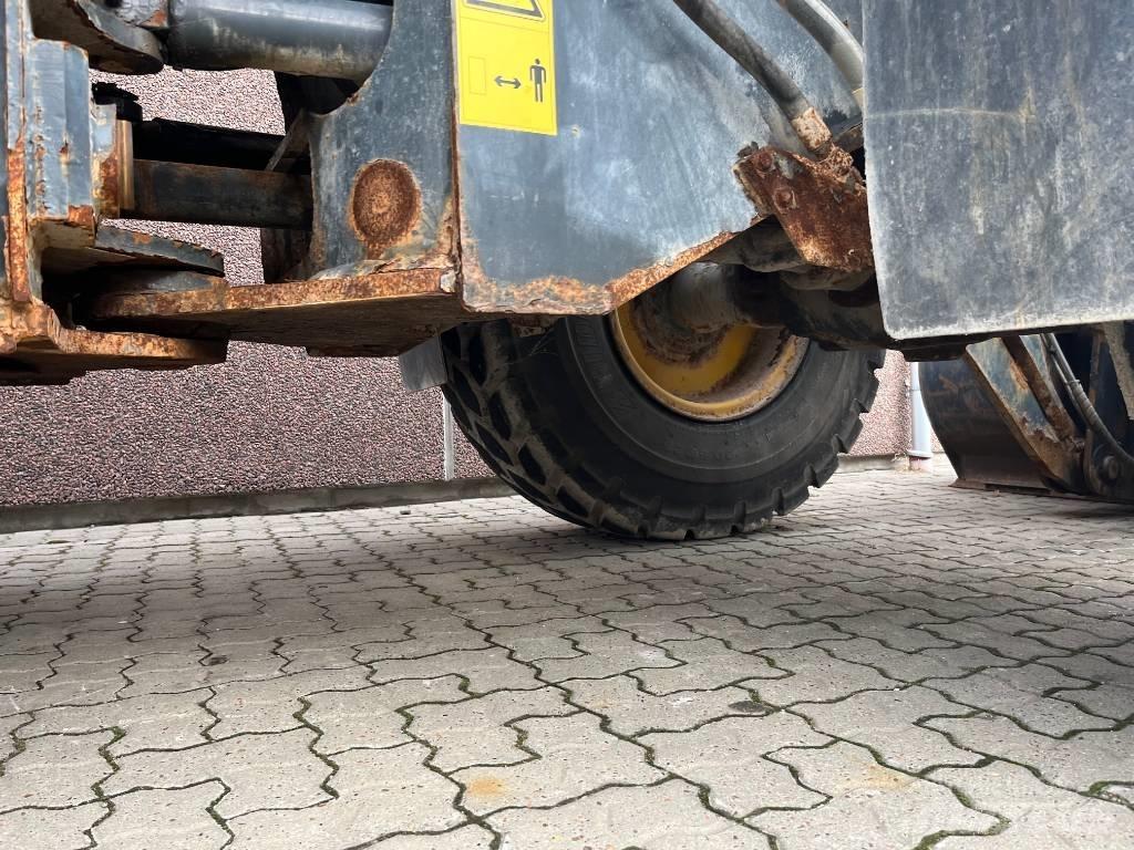 Komatsu WA 250 PZ-5 Фронтальные погрузчики