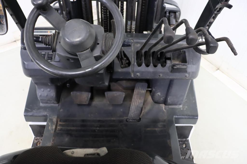 Nissan U1D2A20LQ Газовые погрузчики