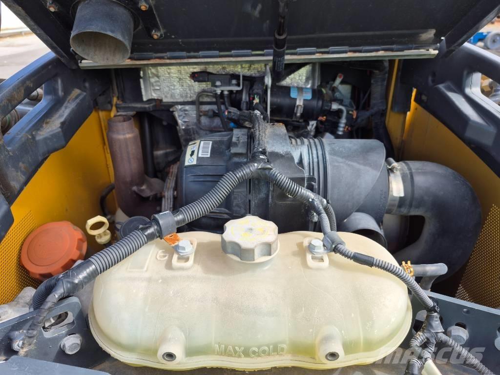 John Deere 320 Мини-погрузчики