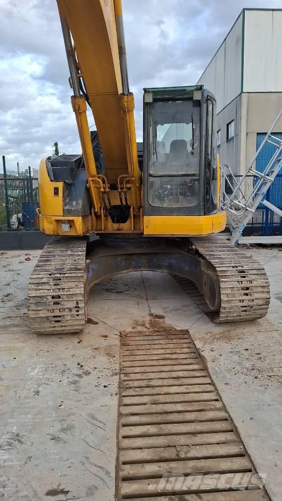 Komatsu PC 228 Гусеничные экскаваторы