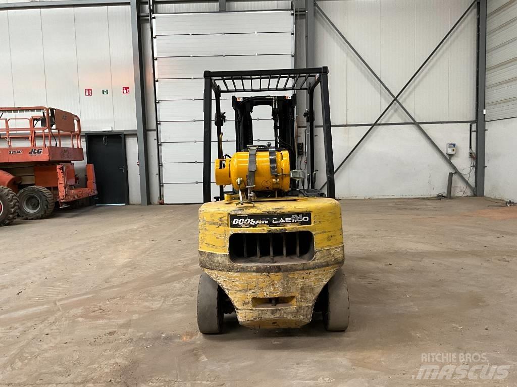 Doosan G 25 P-3 Газовые погрузчики