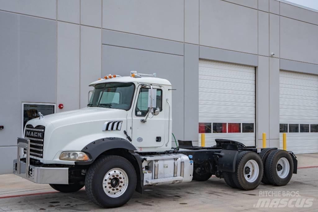Mack Granite GU 813 Грузовики-Самосвалы