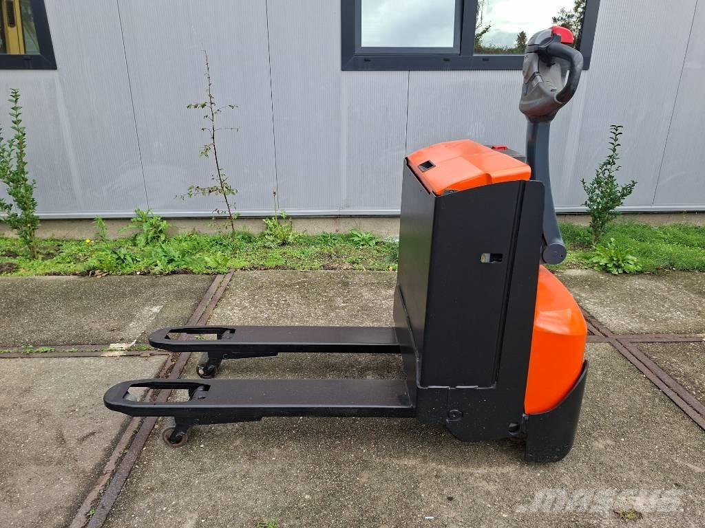 BT LWE 160 Ручные электрические тележки