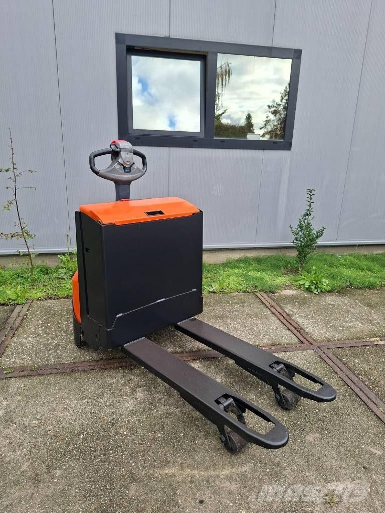 BT LWE 160 Ручные электрические тележки