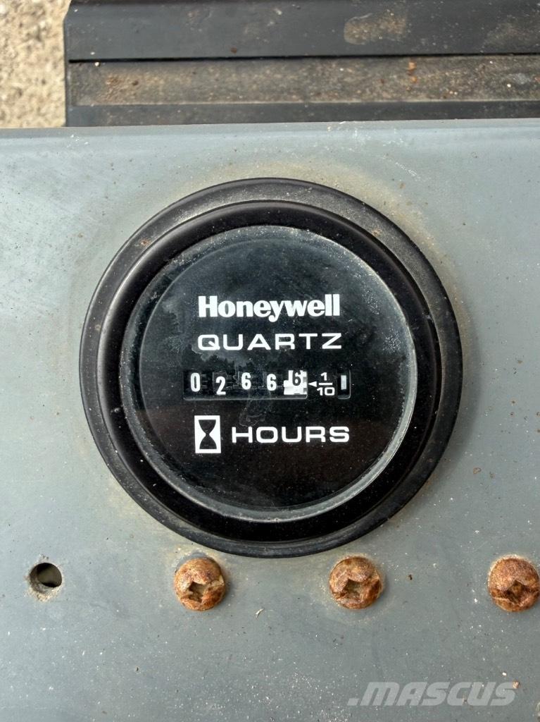 SkyJack SJ 4632 Ножничные подъемники