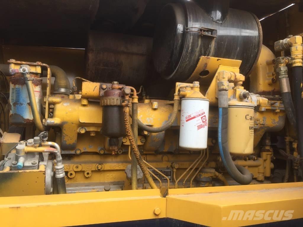 Komatsu GD 623 A Грейдеры