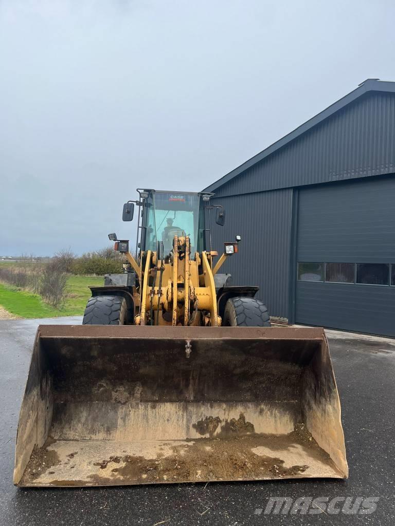 CASE 721 D Фронтальные погрузчики