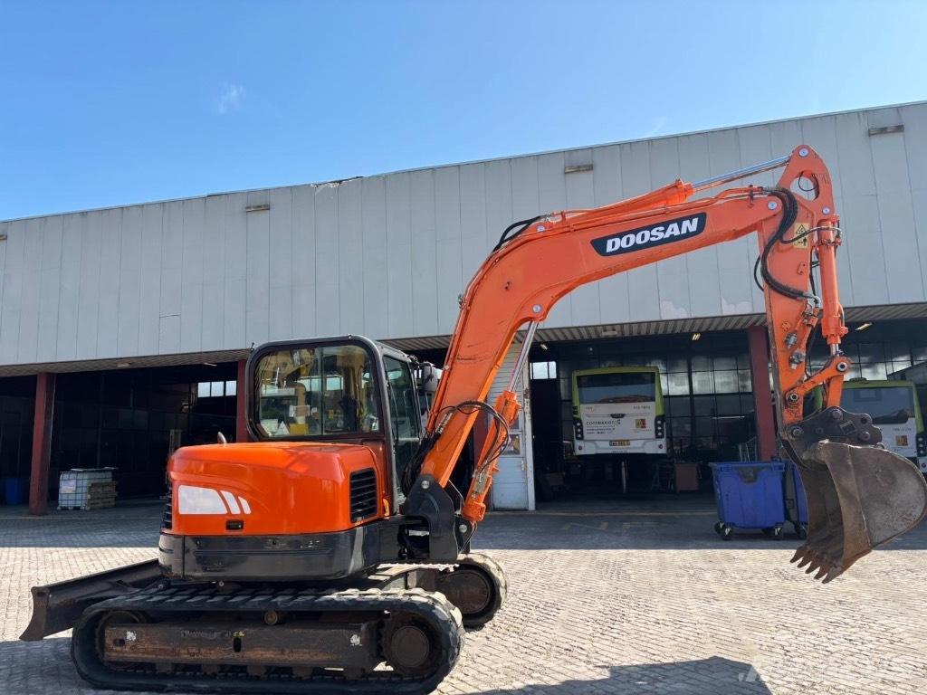 Doosan DX 80 R Малые экскаваторы 7т-12т