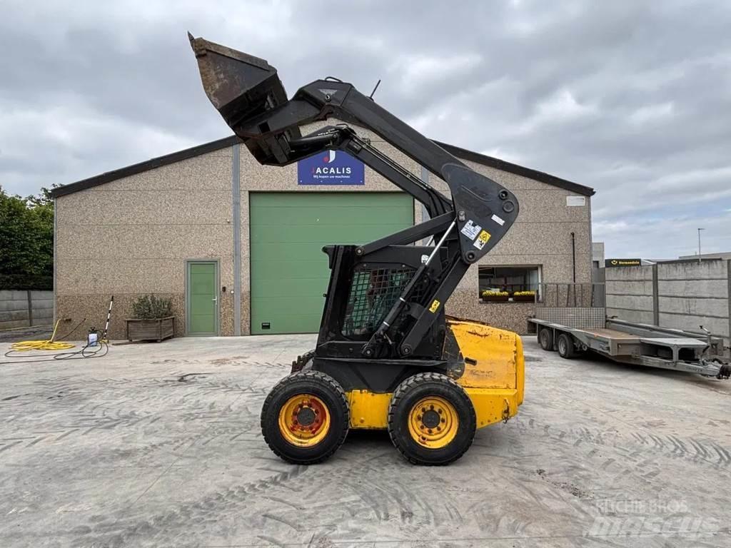 New Holland LS160 Мини-погрузчики