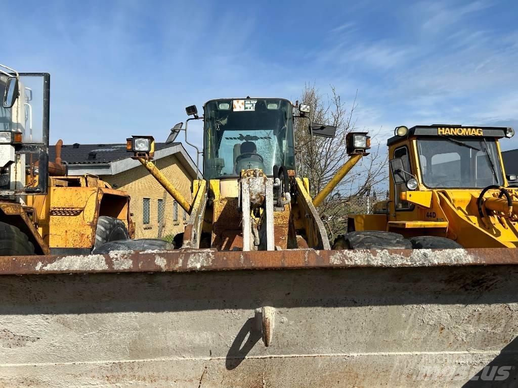 Komatsu WA 420 Фронтальные погрузчики