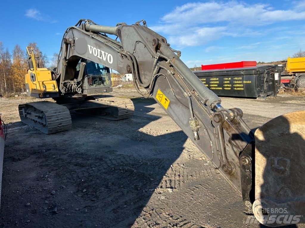 Volvo EC 220 DL Гусеничные экскаваторы