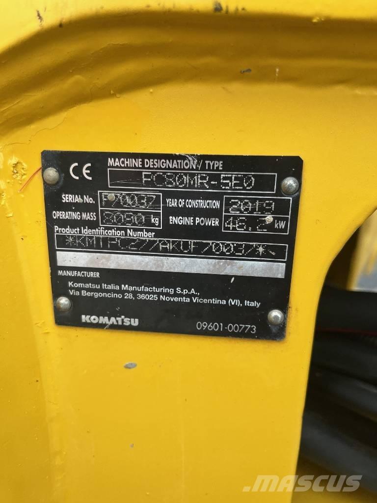 Komatsu PC80MR-5E0 Малые экскаваторы 7т-12т