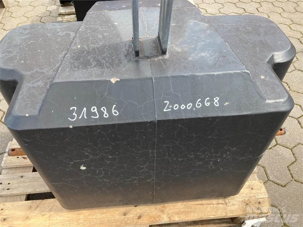  SUER 700 kg Навесное оборудование и запчасти