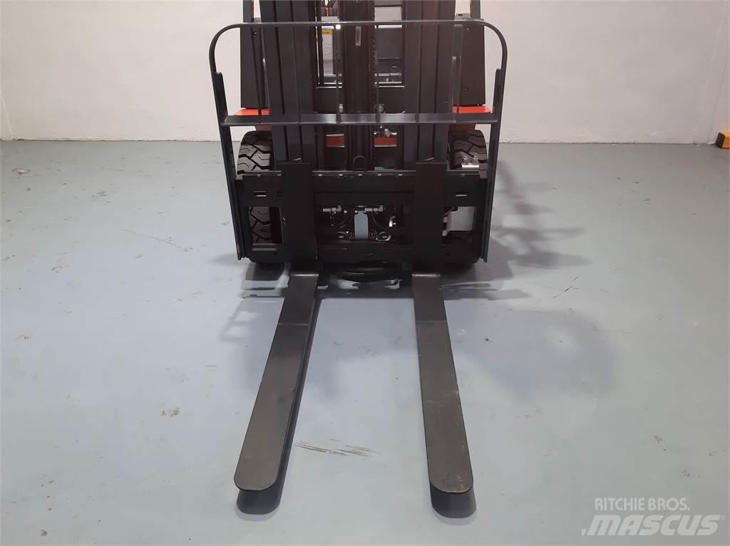 Heli CPCD25 XC26H Дизельные погрузчики