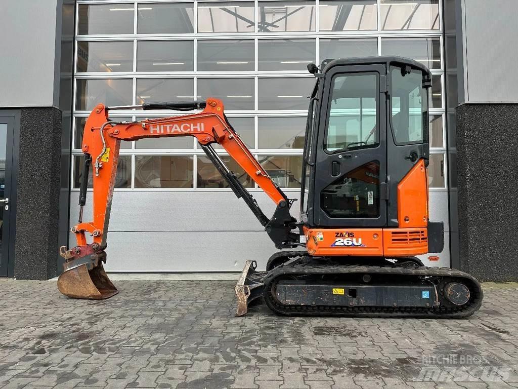 Hitachi ZX26U-6 CR Мини-экскаваторы