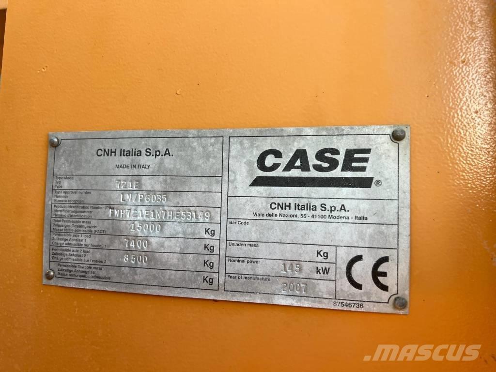 CASE 721E Фронтальные погрузчики