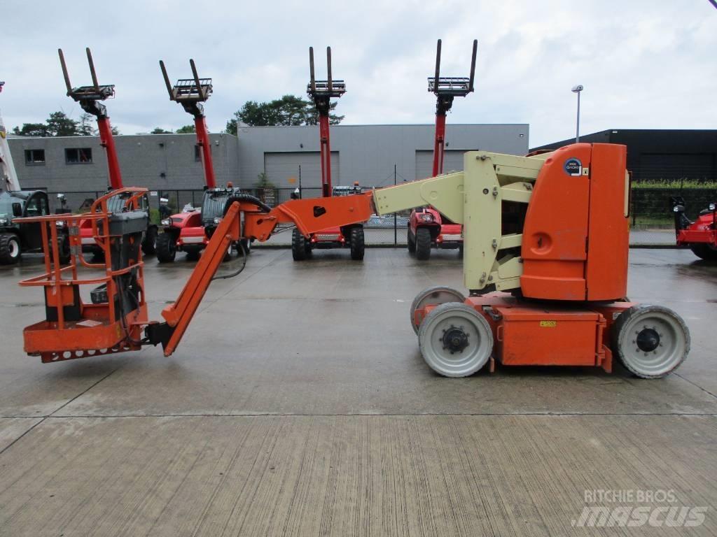 JLG E 300 AJP (718) Компактные самоходные стреловые подъемники