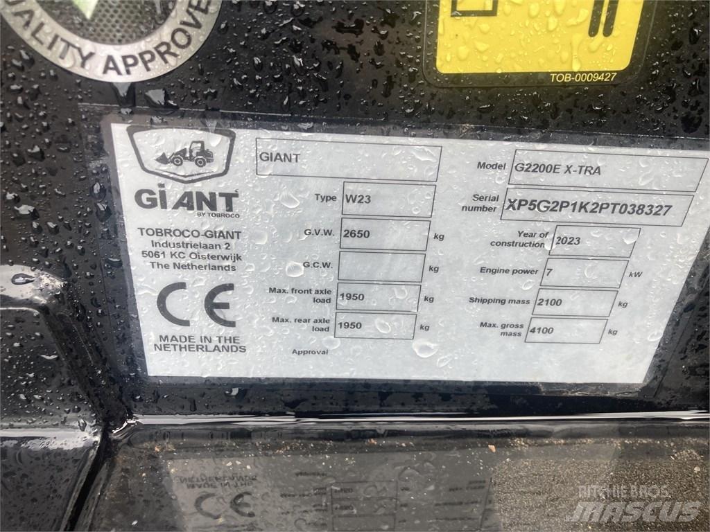 GiANT G2200E Многофункциональные сельскохозяйственные погрузчики