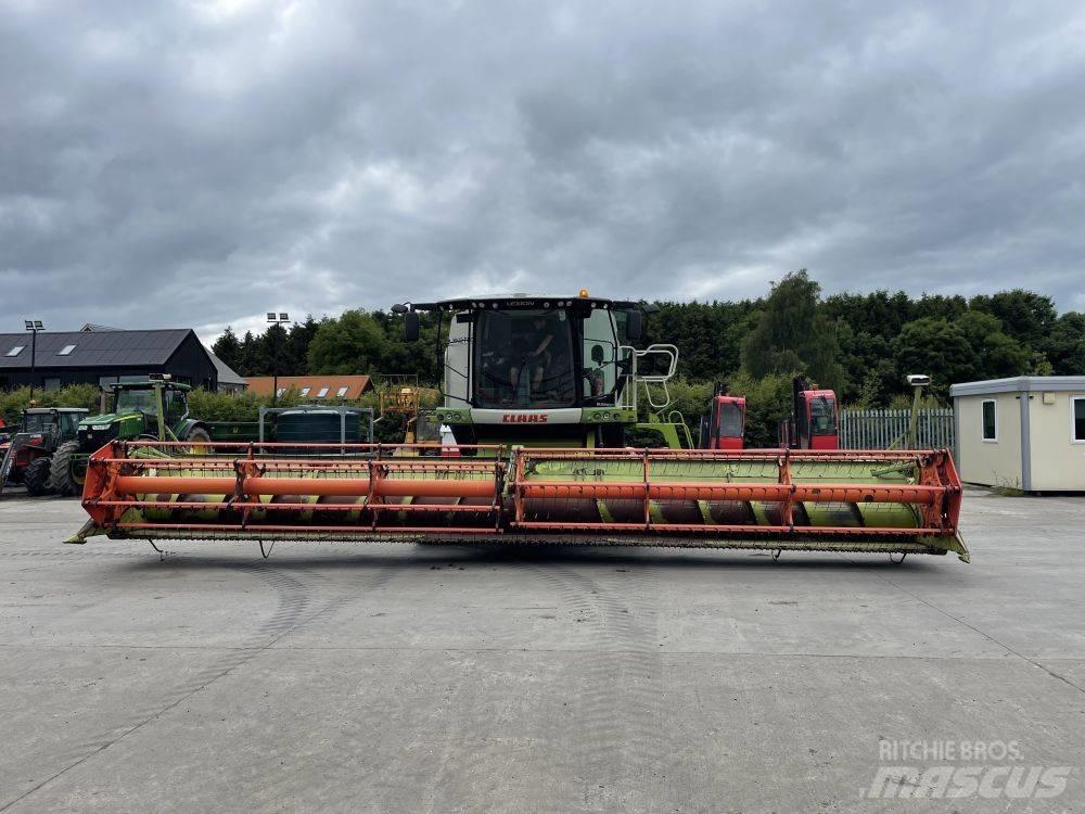 CLAAS 760TT Зерноуборочные комбайны