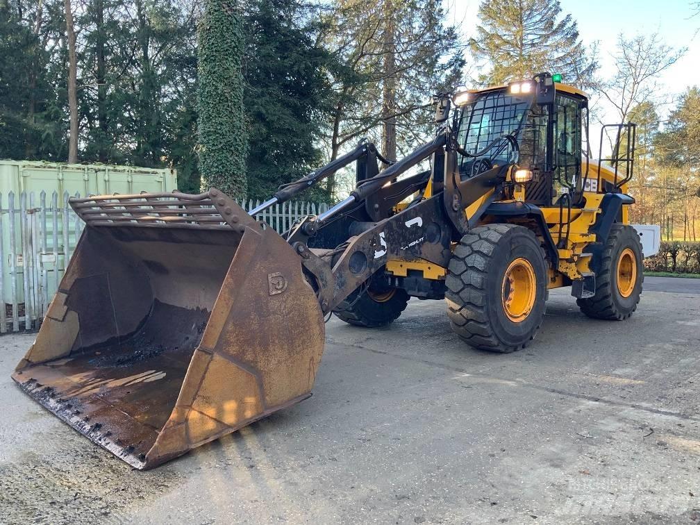 JCB 437 HT Фронтальные погрузчики