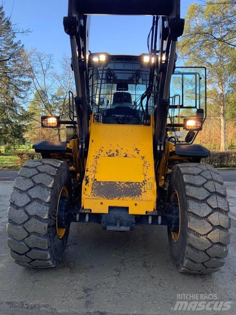 JCB 437 HT Фронтальные погрузчики