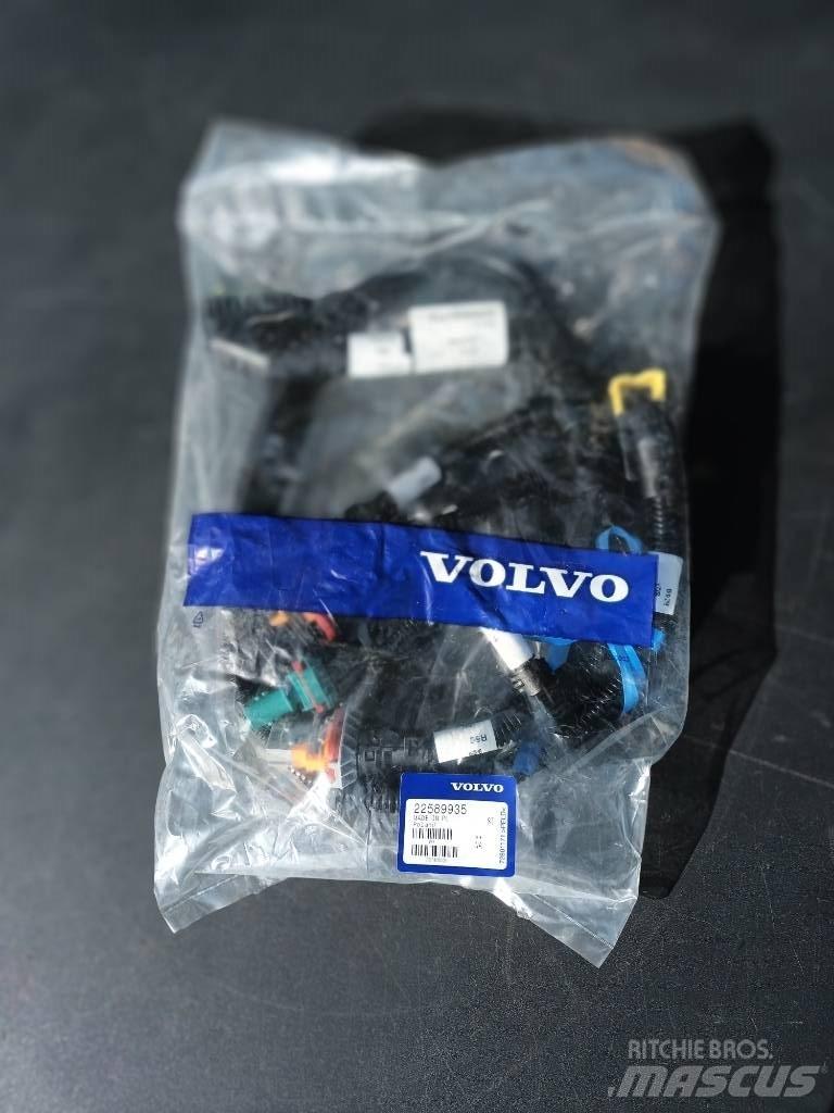 Volvo WIRES 22589935 Электронные блоки