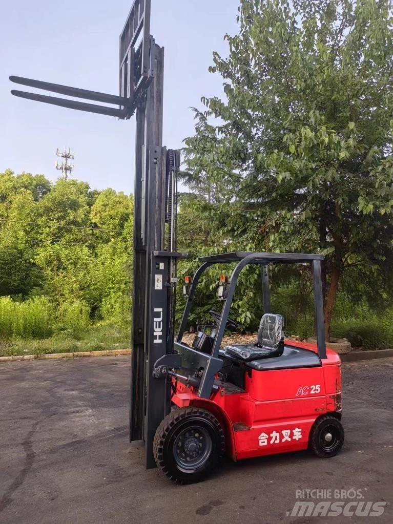 Heli AC 25 Телескопические погрузчики