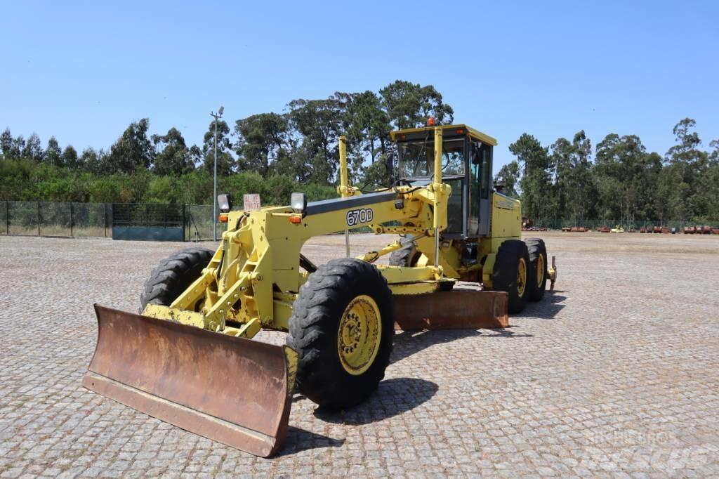 John Deere 670B Грейдеры