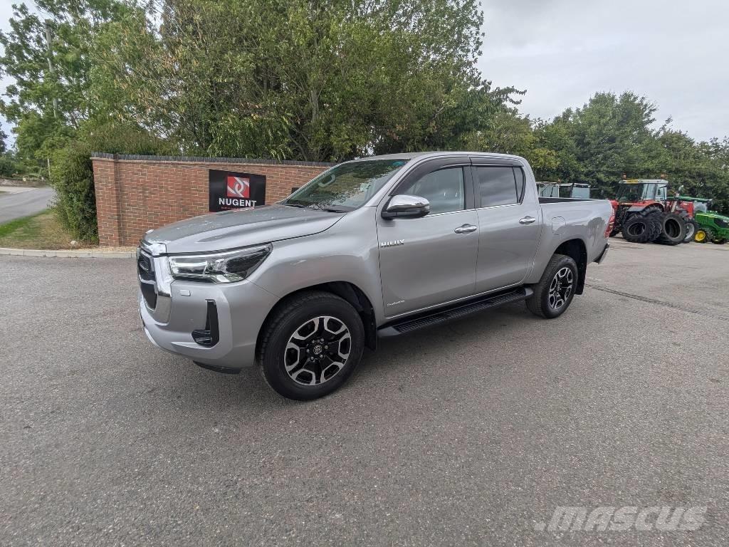 Toyota Hilux Бортовые фургоны