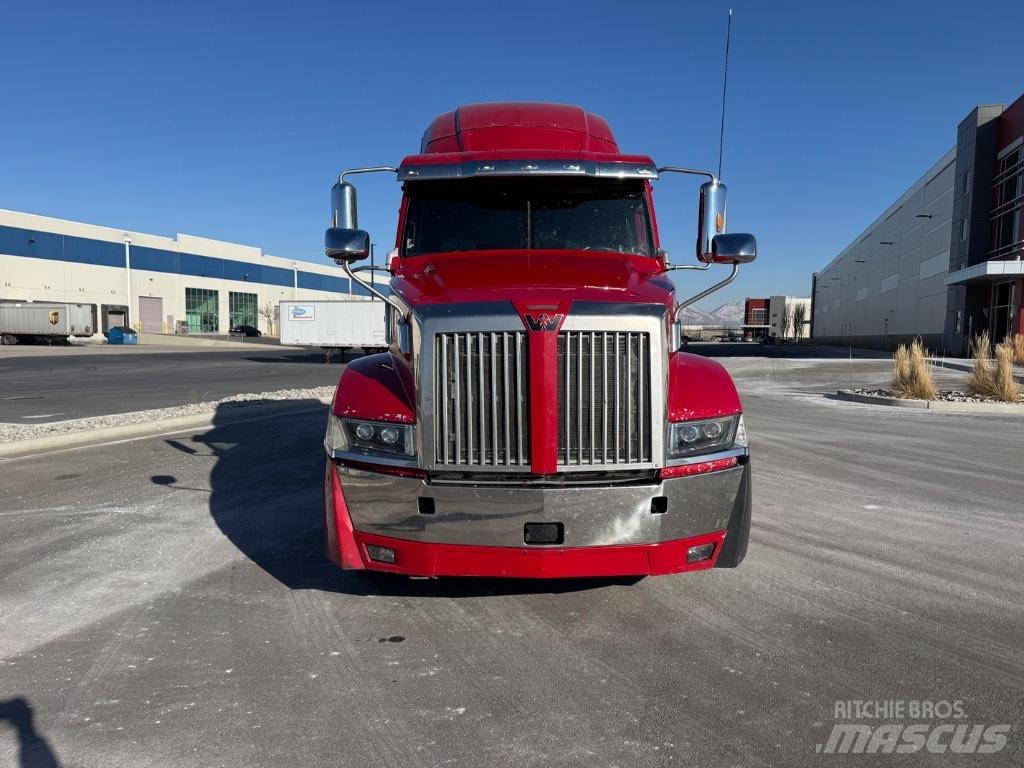 Western Star 5700 XE Седельные тягачи
