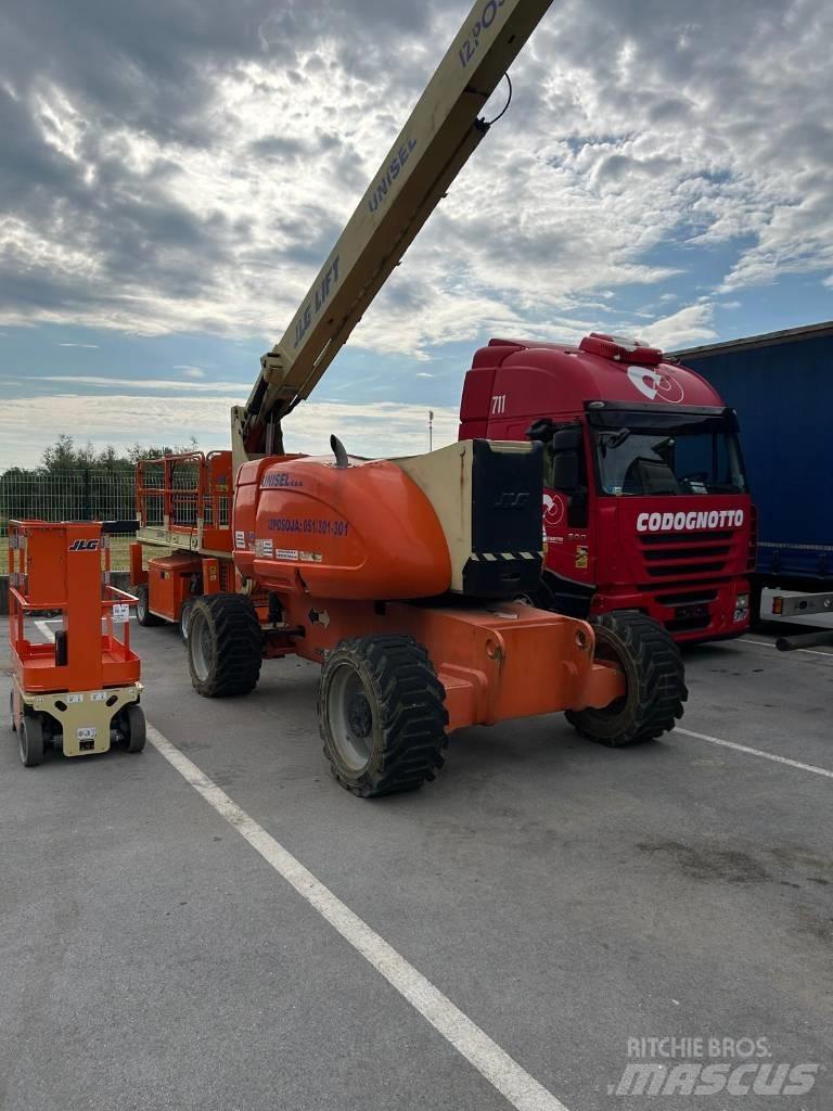 JLG 800 AJ Коленчатые подъемники