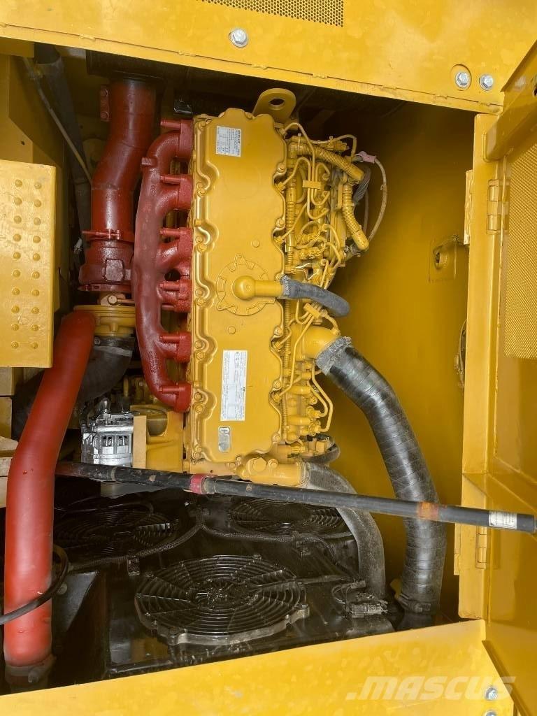 CAT CAT323 Малые экскаваторы 7т-12т