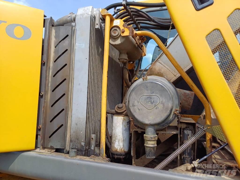 Volvo EW 160 B Колёсные экскаваторы