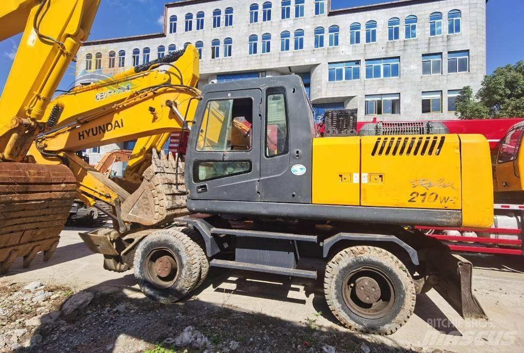 Hyundai R210W-7 Колёсные экскаваторы