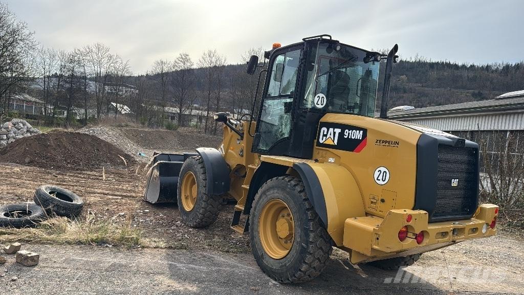CAT 910M Фронтальные погрузчики