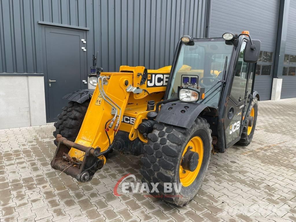 JCB 527-58 AgriPlus Сельскохозяйственные телескопические погрузчики