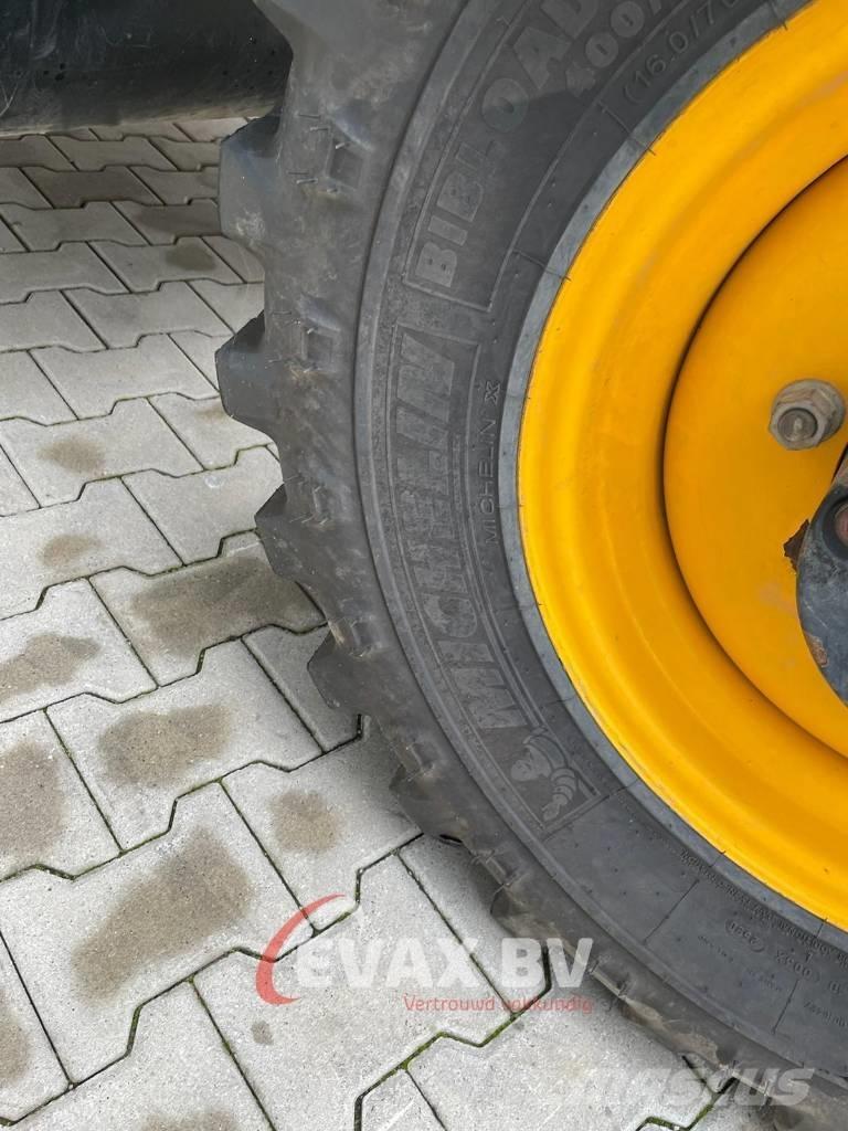 JCB 527-58 AgriPlus Сельскохозяйственные телескопические погрузчики