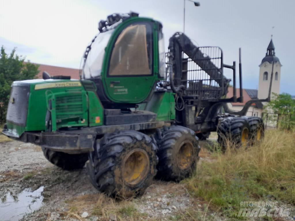 John Deere 1010 E Форвардеры