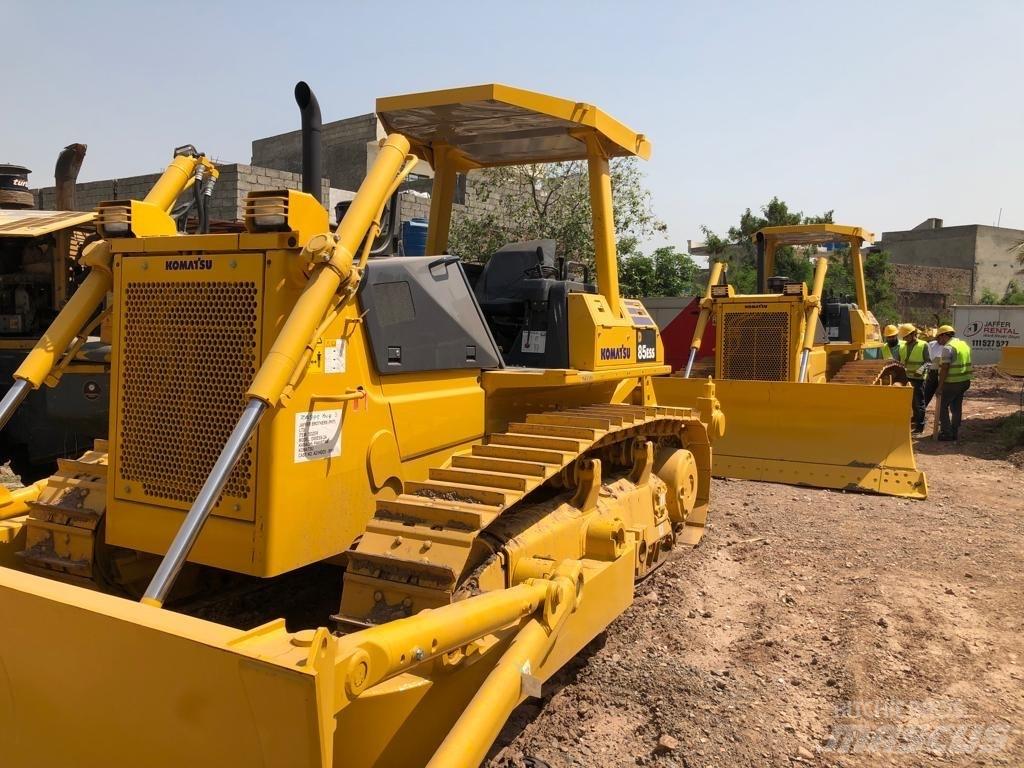 Komatsu D 85 ESS-2A Гусеничные бульдозеры