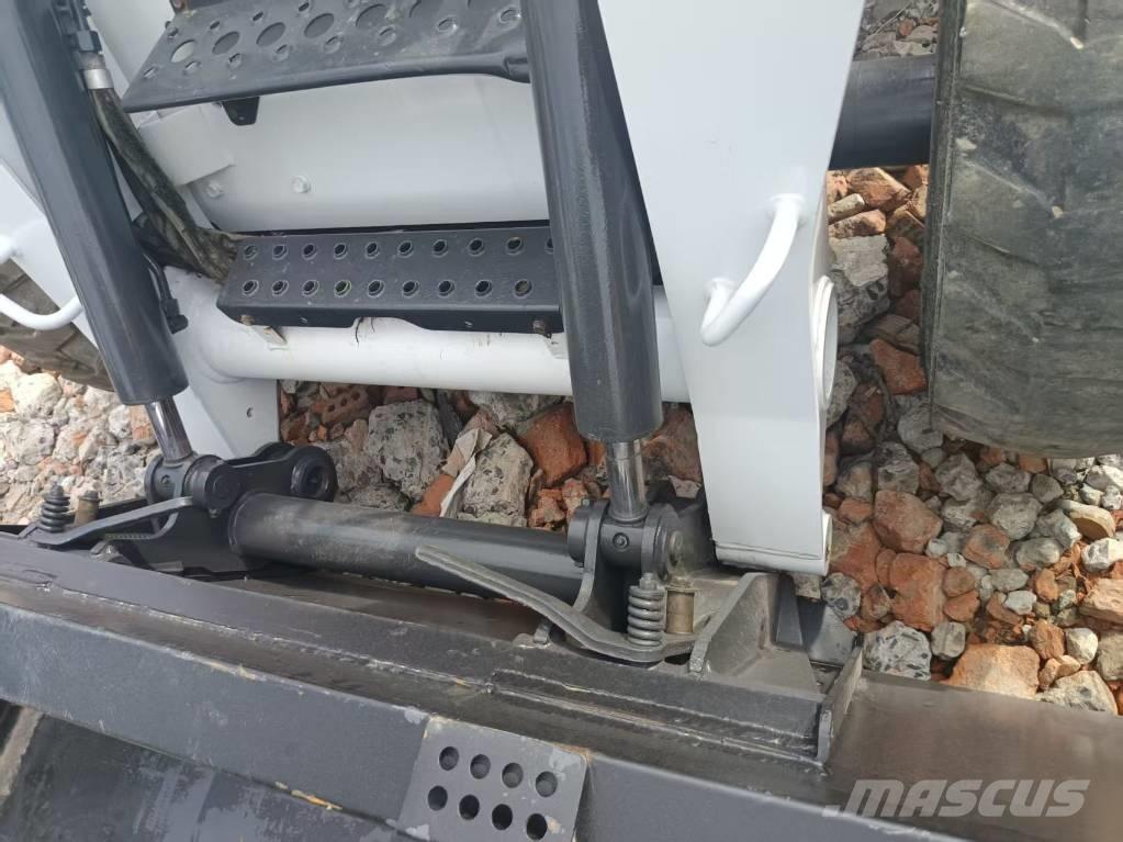 Bobcat S 220 Мини-погрузчики