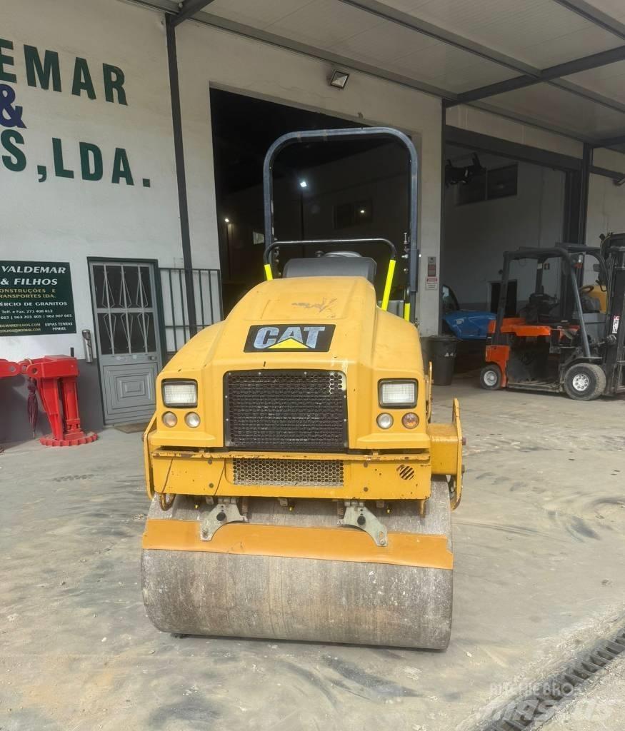 CAT CB 24 B, CB24 Катки тротуарные