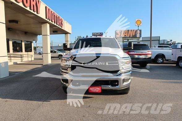 RAM 3500 HD Грузовики-платформы/боковая разгрузка