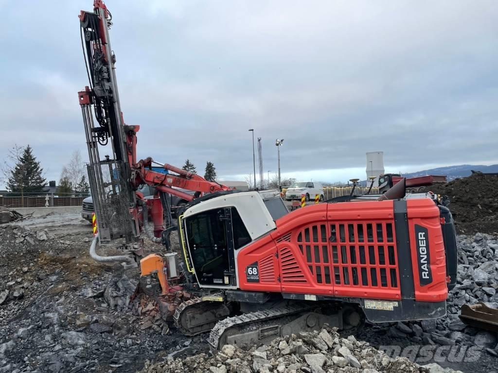 Sandvik DX800i Буровые вышки
